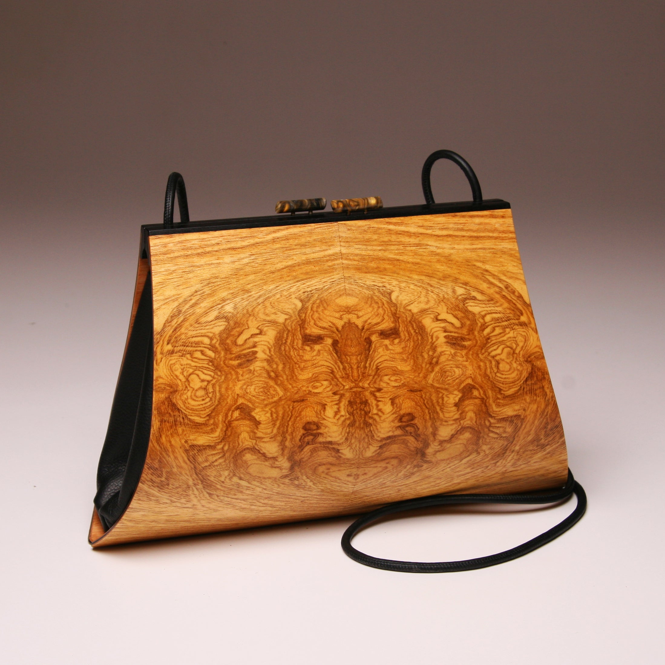 "Aristea" Large Handbag - Single Strap - Cerejeira Crotch